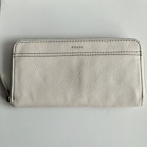 Fossil Off-White Leather Zip Around Wallet
